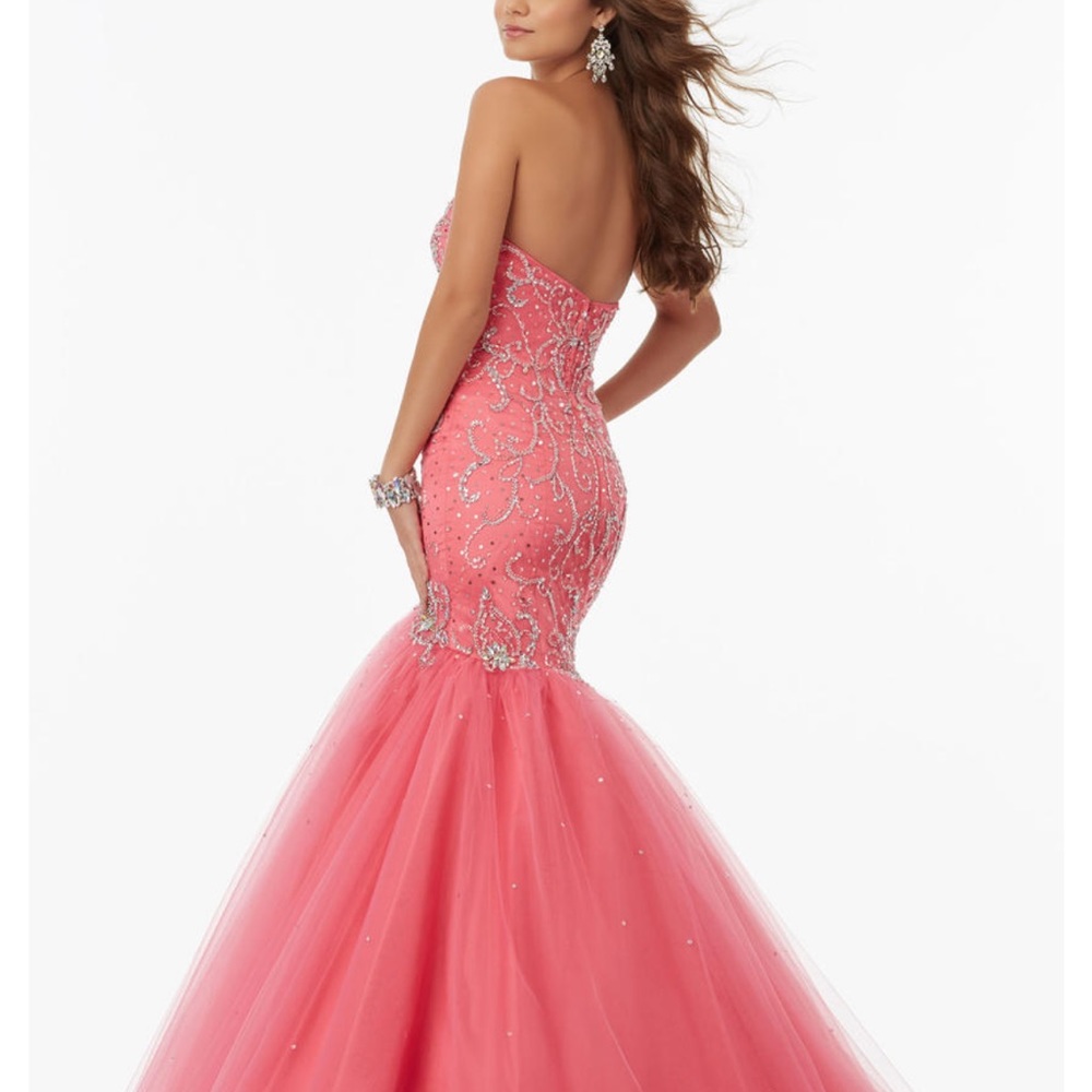 NWT! Stunningly beautiful Morilee mermaid style formal gown! - Picture 2 of 8